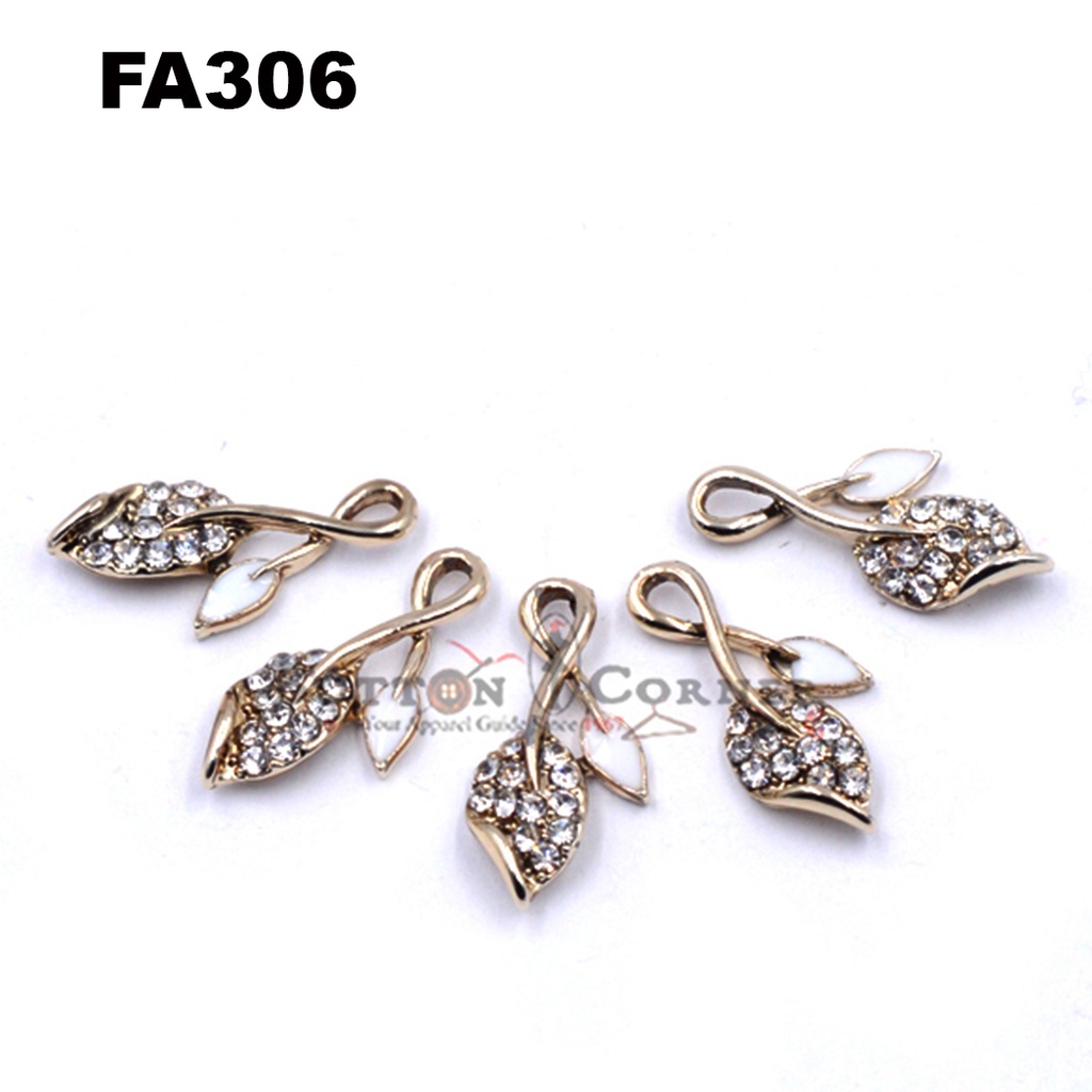 Leaf Shape With Stone Pendant
