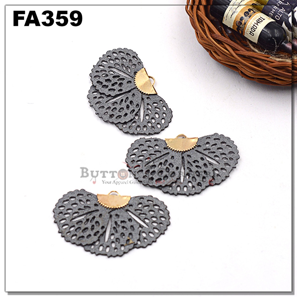 Hand Fan Shape With Cap Pendant
