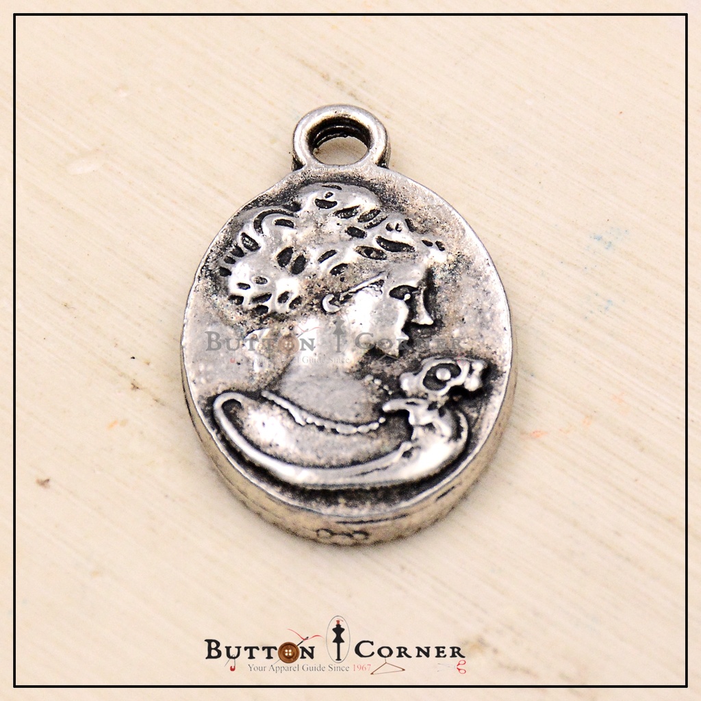 Queen Elizbeth Oval Pendant