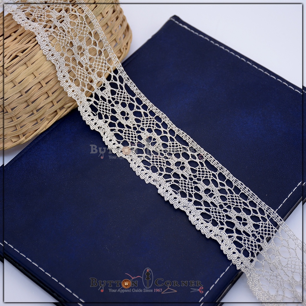 One Side Border Metallic Yarn Lace