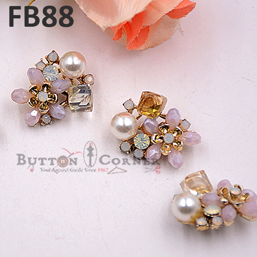 Fancy Button With Pearl & Crystal