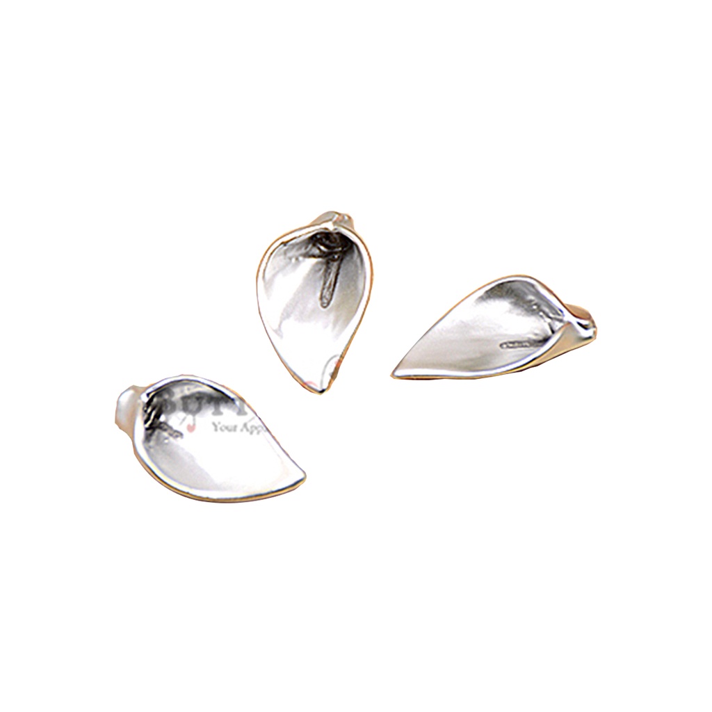 Petal Shape With A Pointed Tip Hanging
