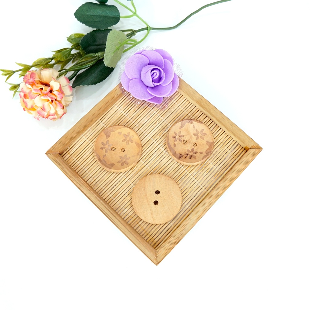 Flower Design 2 Hole Suiting Wooden Button
