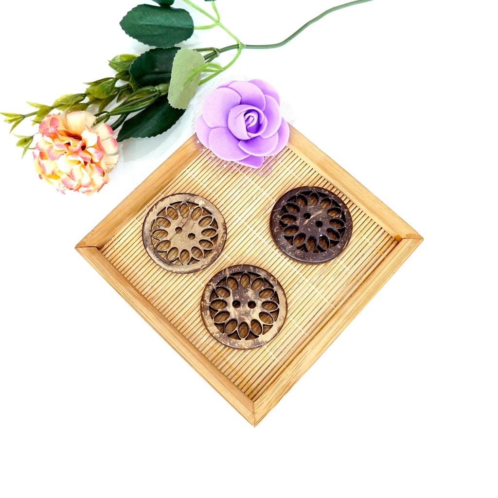 Flower Cut 2 Hole Coconut Button