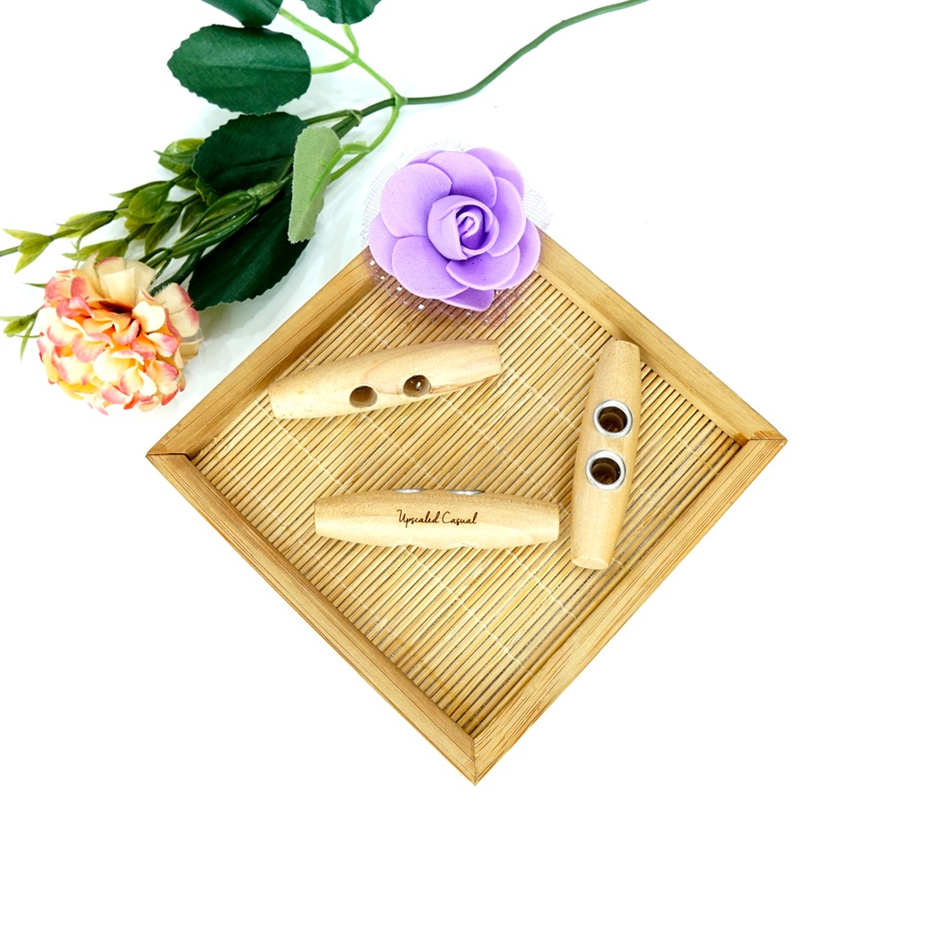 Metal Hole Wooden Toggle Button