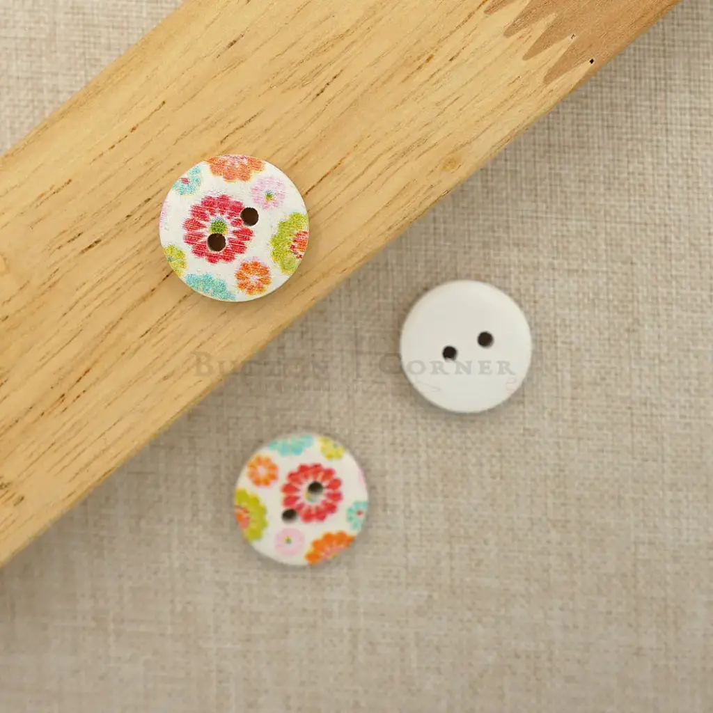 Daisy Flower Print 2 Hole Wooden Button