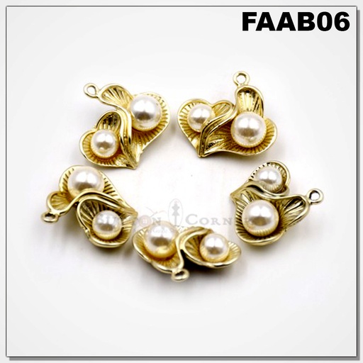 [FAAB06 GOLD] Seashell With Stone Pendent